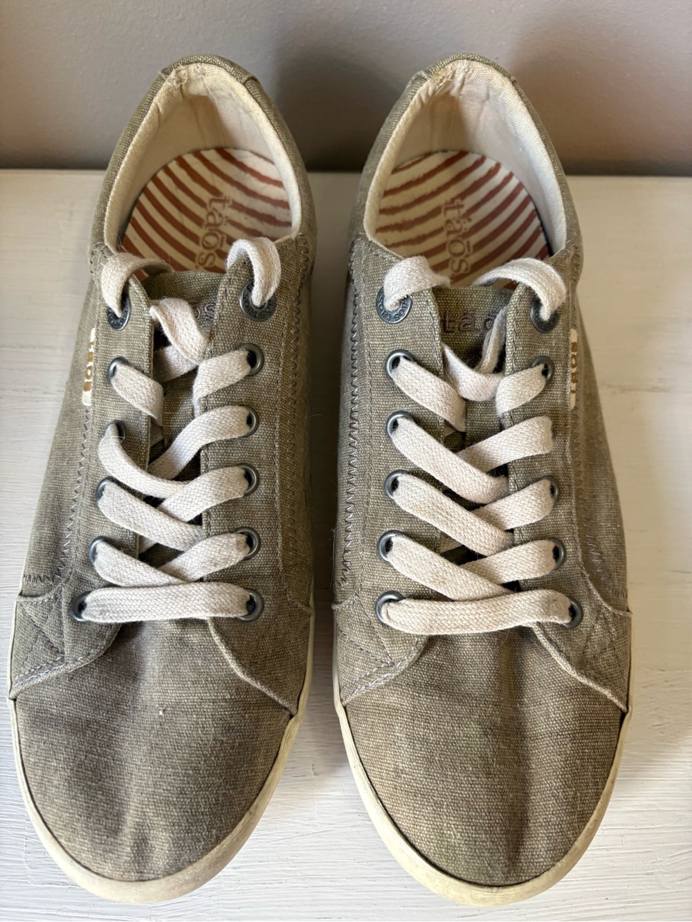 Taos Footwear Olive Canvas Low-Top Sneakers with Cream Laces